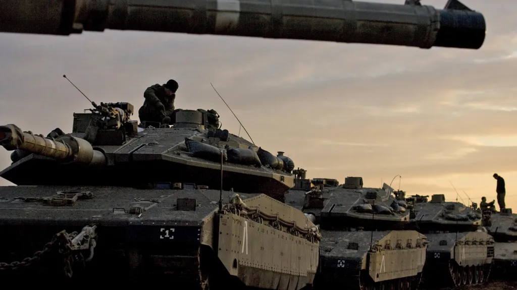 Izraelské tanky míří do Gazy