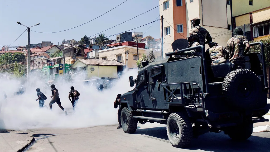 Policejní síly zasahují proti demonstrantům na Madagaskaru
