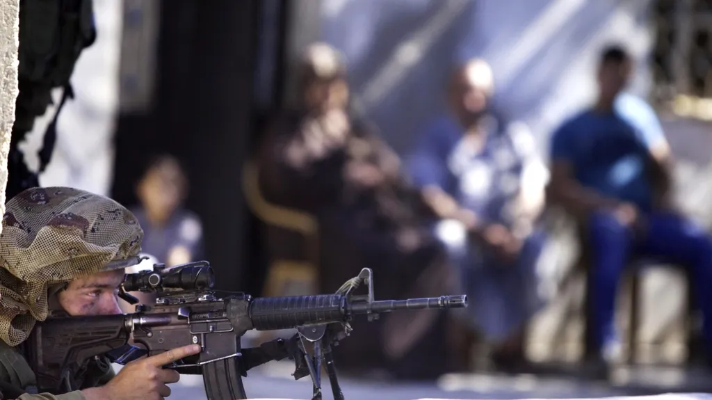 Izraelská armáda v ulicích Gazy