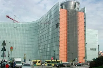 Brusel předpovídá Česku růst HDP o 4,4 procenta