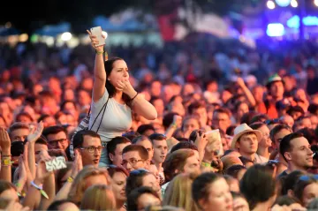 Colours of Ostrava? Nabubřelá paráda s pochybnými financemi, říkají kritici festivalu