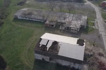 Místo kravína společenský sál nebo stavební pozemky. Obce na jihu Moravy se zbavují zemědělských brownfieldů