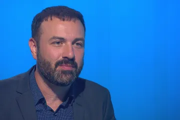 Ukrajina by mohla dobýt zpět území, které ztratila. Je tu však riziko jaderné odplaty, míní Smetana