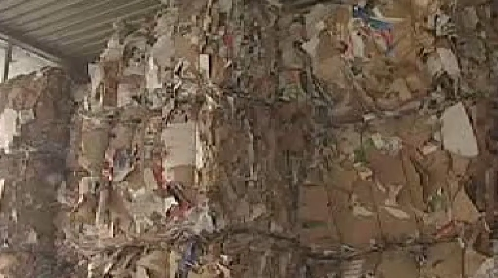 Sklad papírového odpadu