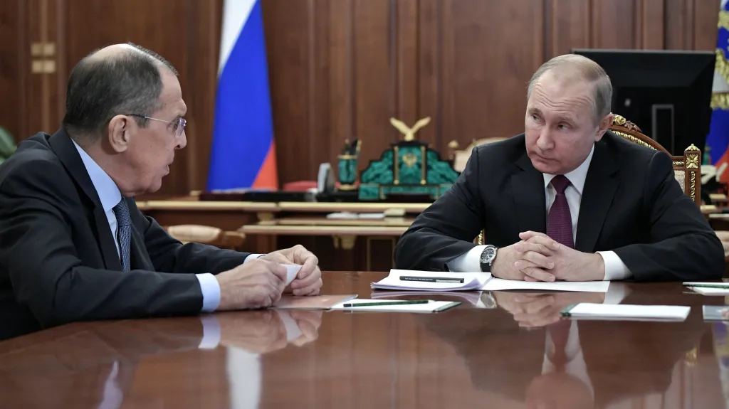 Šéf ruské diplomacie Sergej Lavrov a ruský prezident Vladimir Putin