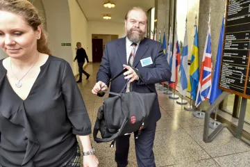 Vrchní státní zastupitelství prověří postup žalobce Šarocha, který dohlíží na kauzu Čapí hnízdo