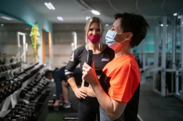 Testy v neděli opět odhalily více nakažených než před týdnem. Rizikové skóre je na 64 bodech