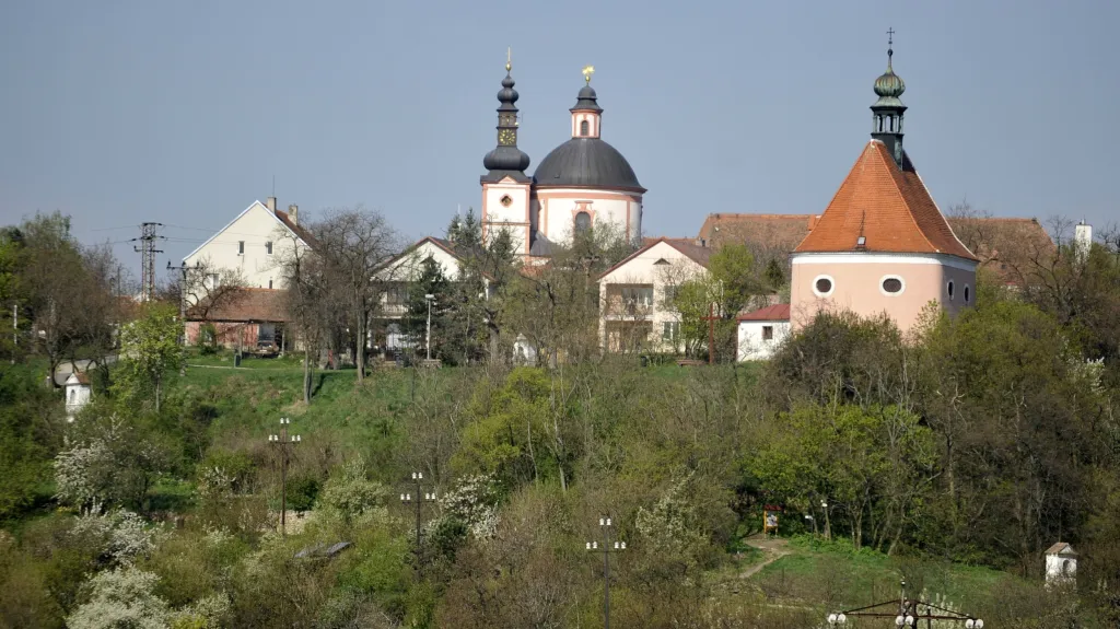 Klášter Křížovníků s červenou hvězdou ve Znojmě