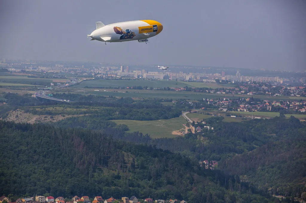 Zeppelin NT je v současnosti největší létající vzducholoď na světě.