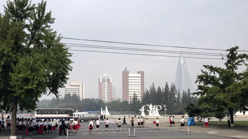 Přípravy na říjnové oslavy 70. výročí založení vládnoucí Korejské strany práce