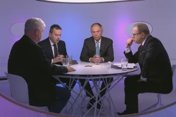 České hospodářství potřebuje transformaci, shodli se ekonomové v Otázkách Václava Moravce