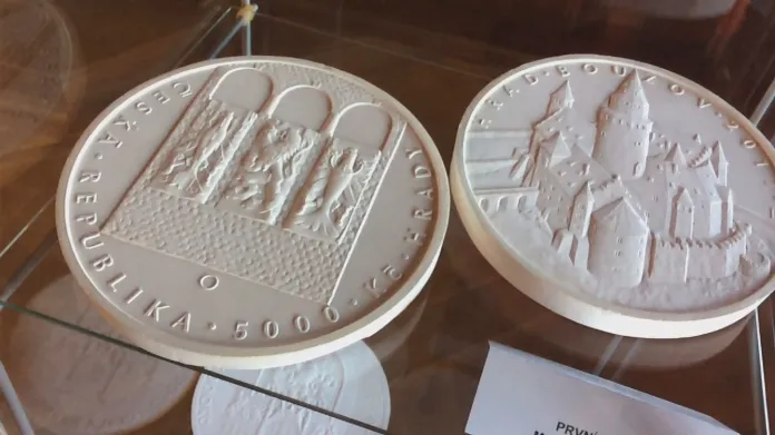 Předloha mince s motivem hradu Bouzov
