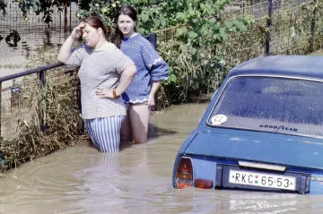 Před dvaceti lety zaplavila východ Čech mocná povodňová vlna. Utonulo šest lidí