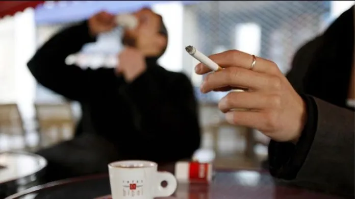 Zdražení cigaret a zelená nafta se budou schvalovat společně