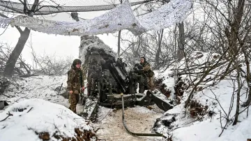 Ukrajinci s houfnicí M777 v Záporožské oblasti