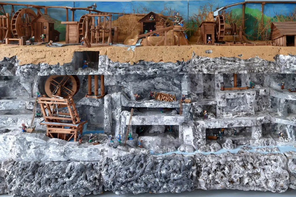 Další turistické cíle v regionu, jako například důl Jeroným nebo Štola č.1 v Jáchymově, čekají až na další vlnu rozvolnění protiepidemických opatření, která umožní i hromadné prohlídky