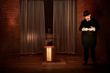 Tajný agent v Divadle Na zábradlí by nejspíš hlasoval pro brexit