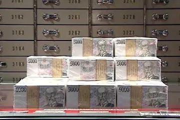 Poskytovatelé spotřebních úvěrů porušují zákon - ve smlouvách i reklamě