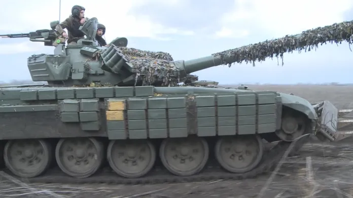 Události: Na ukrajinskou protiofenzivu se připravuje i český tank