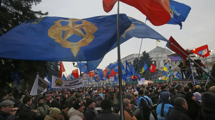 Příznivci prezidenta Janukovyče demonstrují v Kyjevě