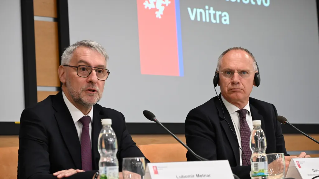 Ministři vnitra Česka a Rakouska Lubomír Metnar a Gerhard Karner