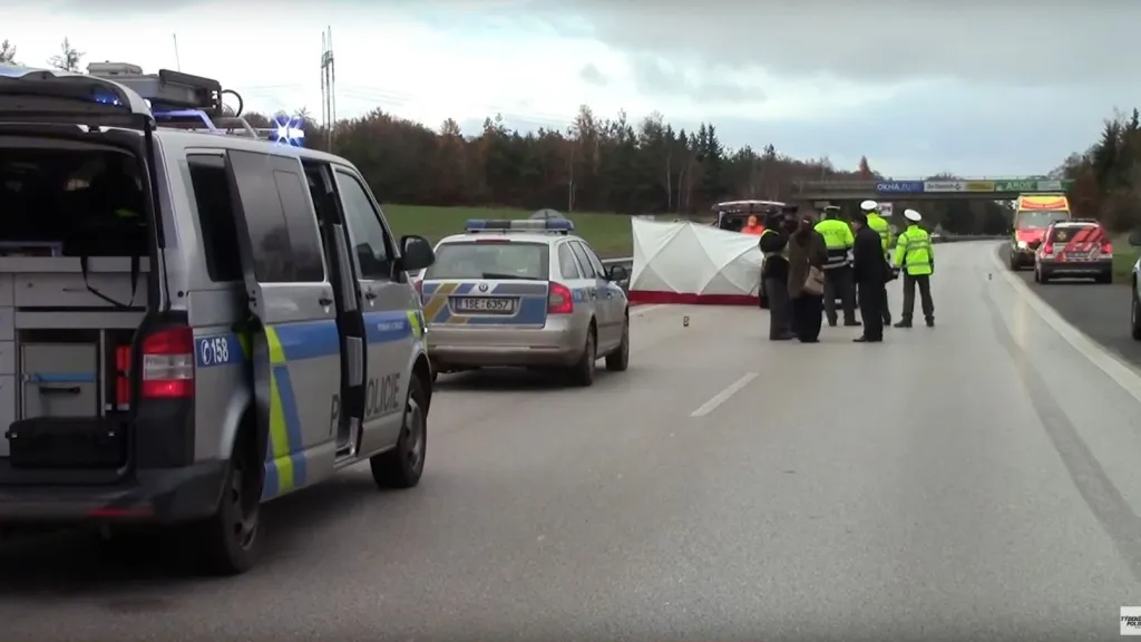 Muže, kterého na D4 srazilo auto, pronásledovala policie