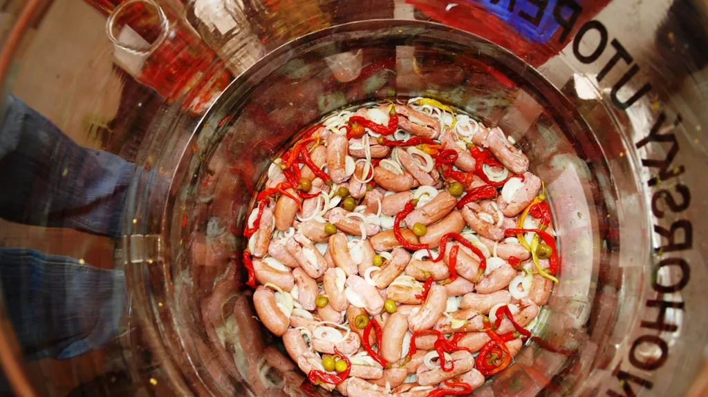 Rekord v uložení špekáčků - Žlebské Chvalovice