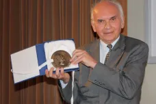 Zemřel český astronom Kohoutek. Byl to objevitel planetárních mlhovin a slavné komety