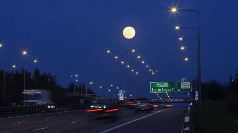 Mluvčí ŘSD: Doporučujeme úsek využívat mimo dopravní špičku