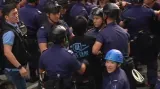 NO COMMENT: Protesty v Hongkongu