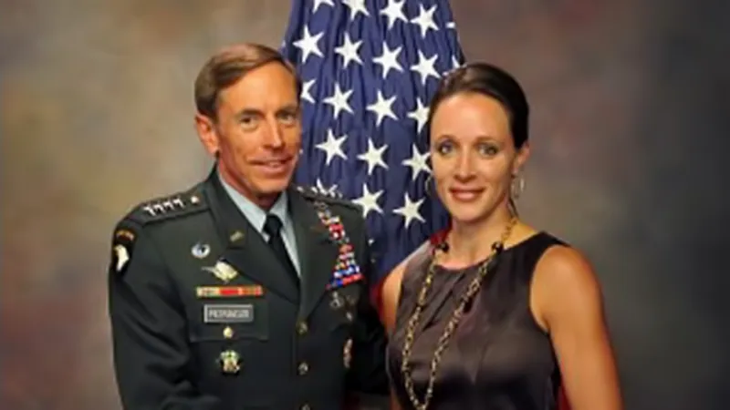 David Petraeus s Paulou Broadwellovou