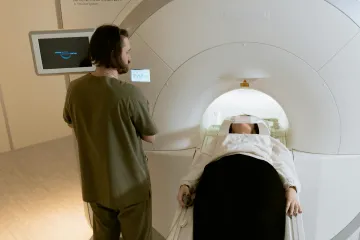 AI pomáhá ve zdravotnictví, ministerstvo připraví pravidla