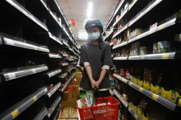 Covid proklouzl štítem Tchaj-wanu. Země se dobrovolně uzavírá