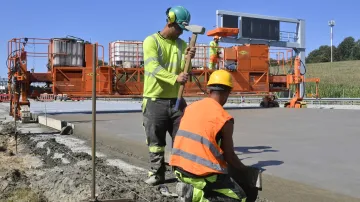 Opravy levého jízdního pásu dálnice D5