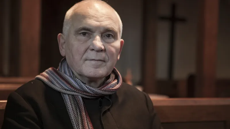 František Lízna zarputile praktikoval občanskou neposlušnost vždy, když se jeho svědomí nepotkávalo se systémovými pravidly. Bojoval proti nim všemi prostředky. Zásahem od Boha se pak stal jezuitským knězem a duchovní službě věnoval celý svůj život.