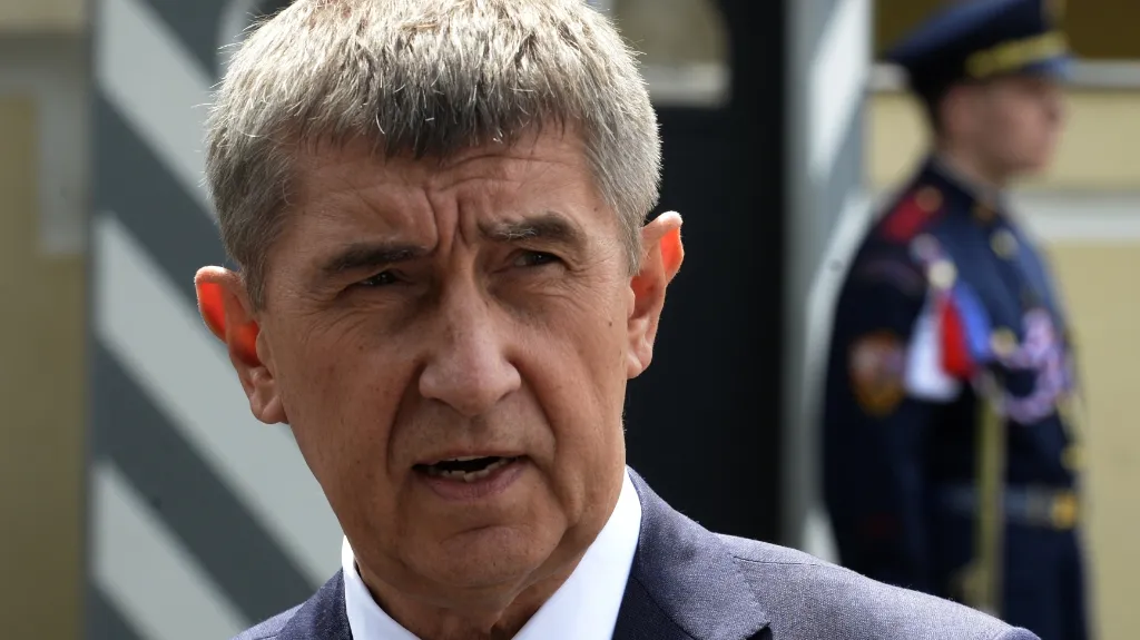 Ministr financí Andrej Babiš (ANO) po schůzce v Lánech