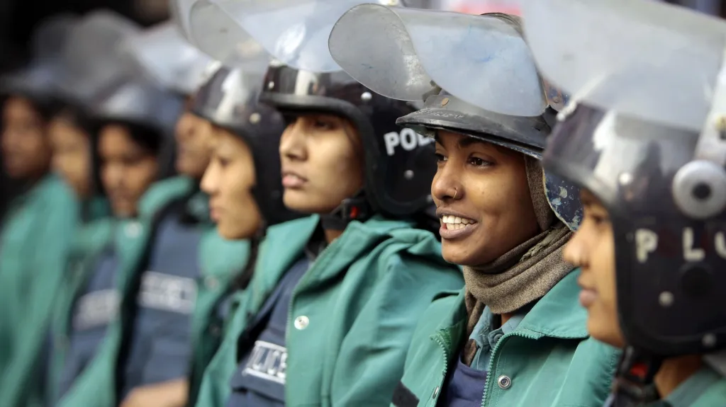 Příslušnice bangladéšské policie