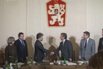 30 let zpět: „Vážnosti, za níž bylo jen a jen duto, bylo v této zemi již dost“