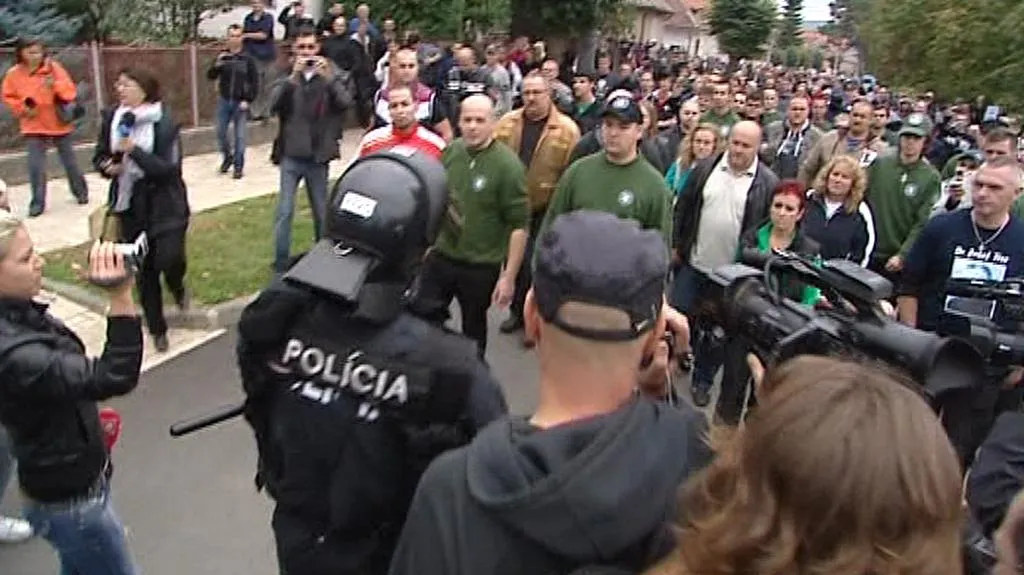 Policie zastavila extremisty u Krásnohorského Podhradí