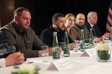 Pro Ukrajinu by bylo obtížné přežít bez vojenské podpory USA, řekl Zelenskyj