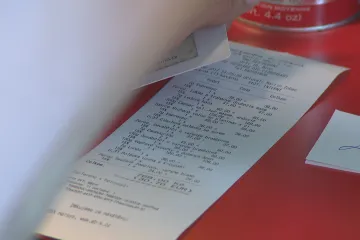 Kavárna na Zlínsku neměla EET. Úředníci ji zavřeli a chystají se na další restaurace