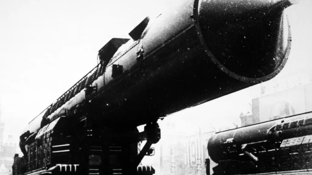 První ruská mobilní mezikontinentální raketa RT-20