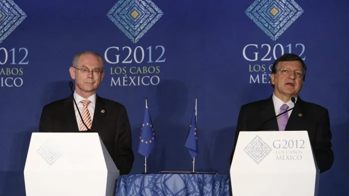 Prezident Evropské rady Herman Van Rompuy a prezident Evropské komise José Manuel Barroso