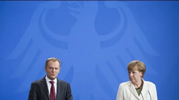 Brífink německé kancléřky Merkelové a polského premiéra Tuska