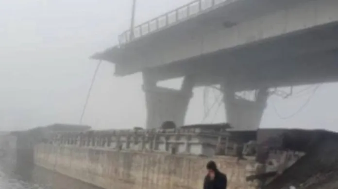 Zničený Antonivskyj most přes Dněpr