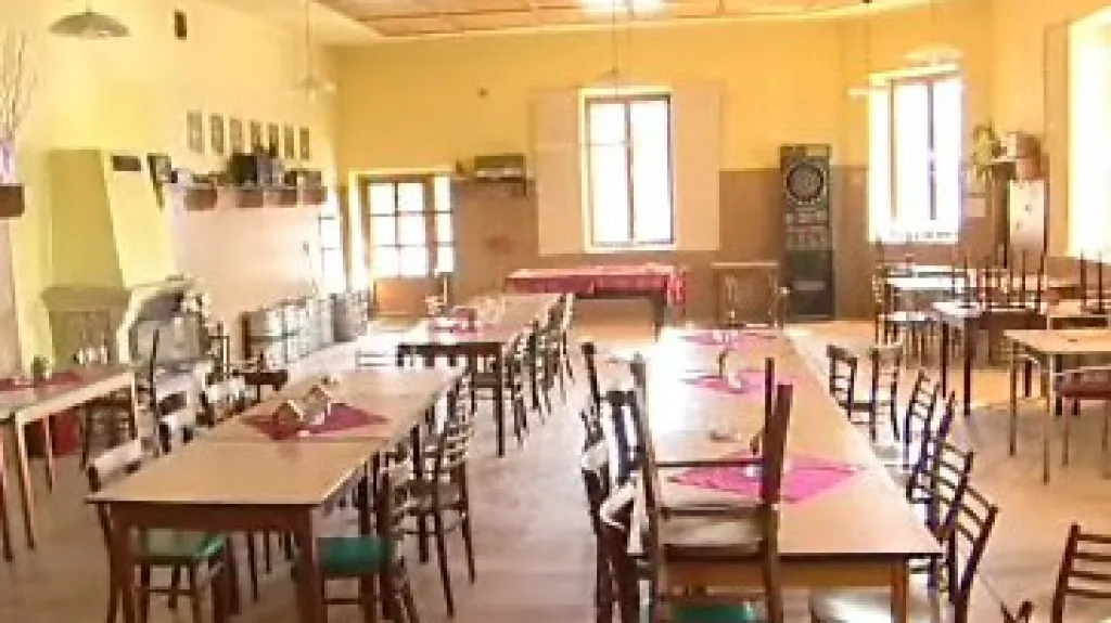 Rváči zdemolovali hospodu v Kyselovicích