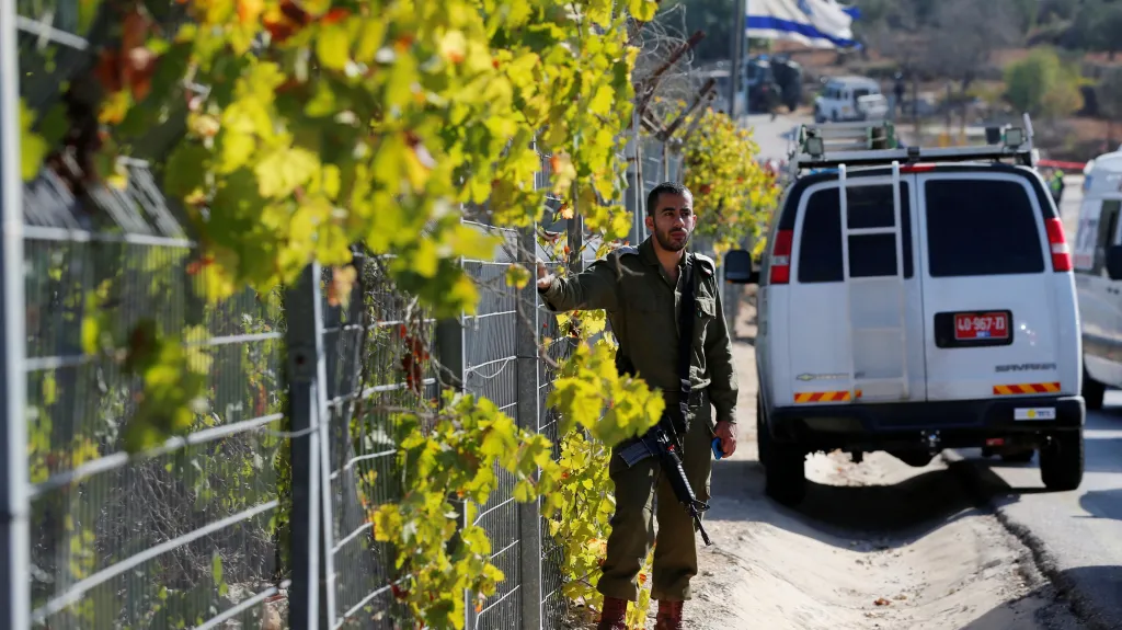 Izraelský voják poblíž místa incidentu