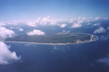 Titěrné Nauru tancuje mezi mocnostmi, symbolizuje strategický význam jižního Pacifiku