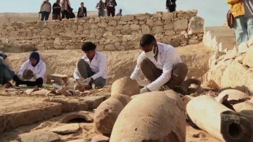 Archeologové odhalili kvádry z chrámu královny Hatšepsut z 18. dynastie v egyptském Luxoru