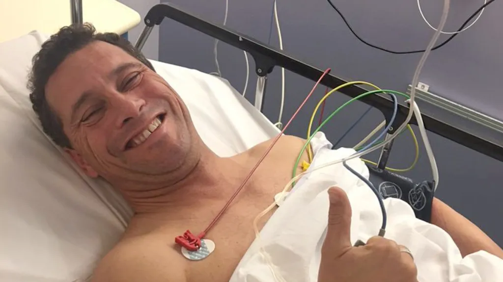 Steven Woolfe při rekonvalescenci